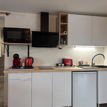 Independent With Terrace And Garden